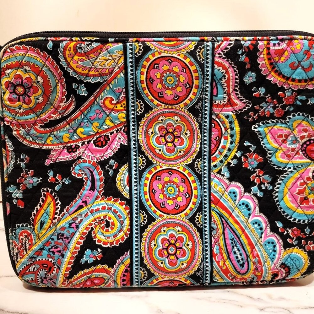 VERA BRADLEY Quilted Laptop Tablet Sleeve 13”x10” Case Black w/Colorful Paisley
